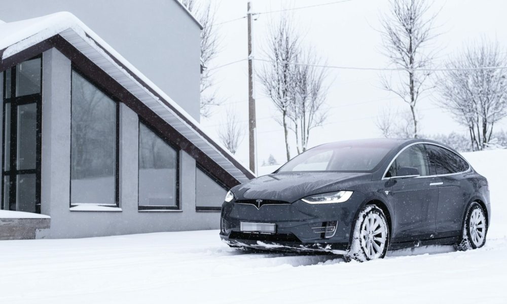 tesla_neige-scaled